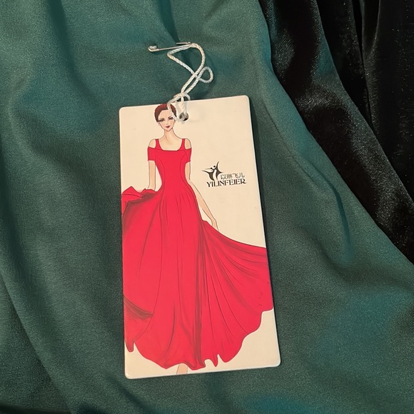 ♻️ New Yilinfeier Green Velvet Long Sleeve Sheer Maxi Formal Dress size Large - Picture 5 of 9